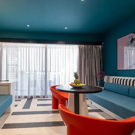 Otel The Pal Living In A Concept *